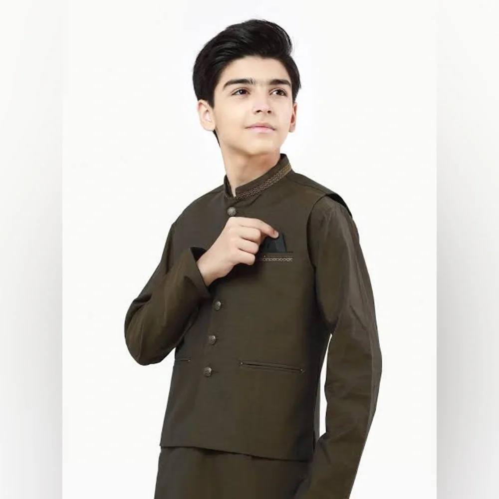 Ededrobe Boys Green Waist Coat Suit - Picture 2 of 10